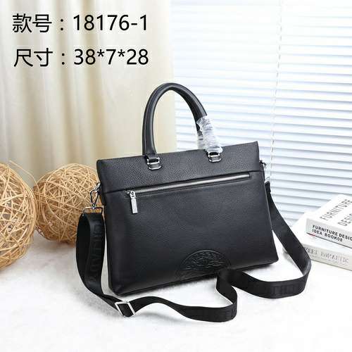 Picture of Versace Mens Bags _SKUfw40319293fw